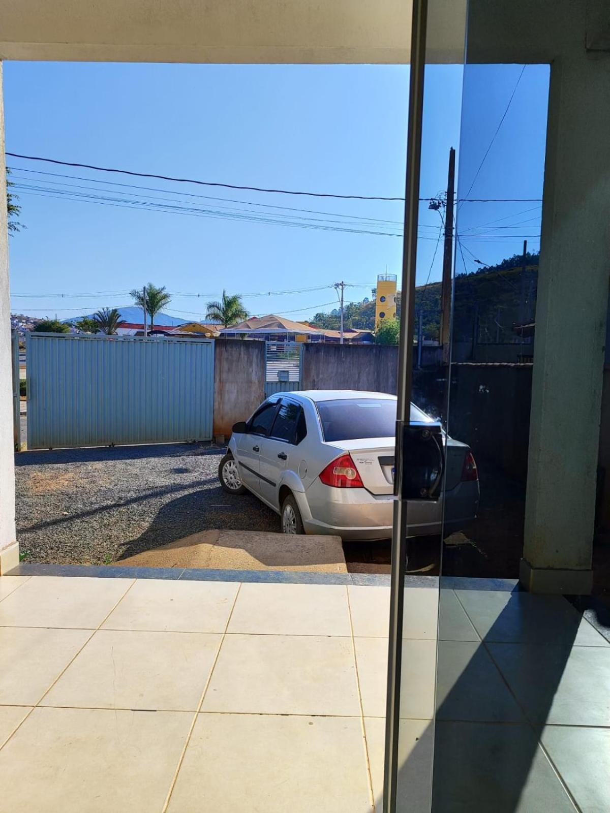 Casa Espacosa Em Frente A Pracinha Capitólio エクステリア 写真