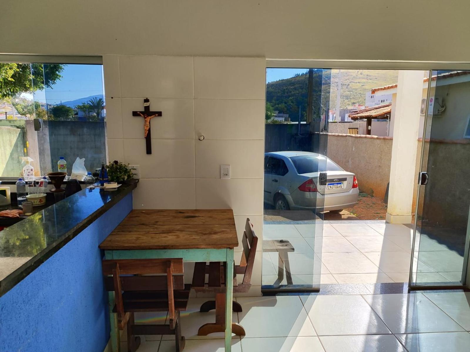 Casa Espacosa Em Frente A Pracinha Capitólio エクステリア 写真